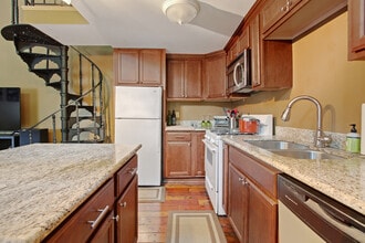 1434 Constance St in New Orleans, LA - Building Photo - Building Photo