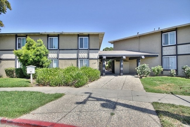 Viva Apartments in San Jose, CA - Building Photo - Building Photo