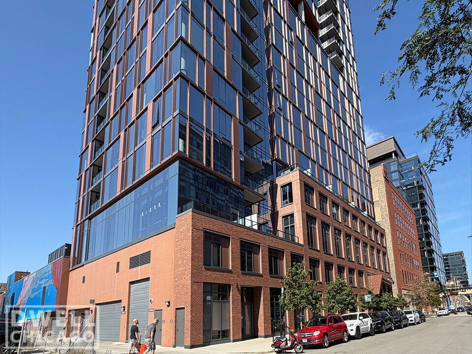 1111 W Lake St, Unit 1 in Chicago, IL - Foto de edificio