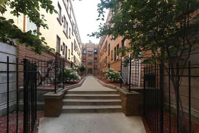 property at 824 W Cornelia Ave