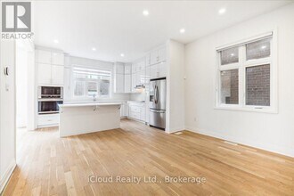 925 Hickory Cres in Milton, ON - Building Photo - Building Photo