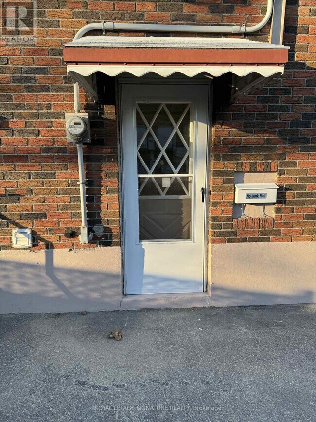 352 Highland Ave in Oshawa, ON - Building Photo - Building Photo