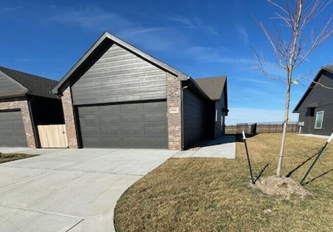 property at 16271-16273 W Ike Ct
