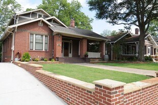 895 Arlington Pl NE in Atlanta, GA - Building Photo