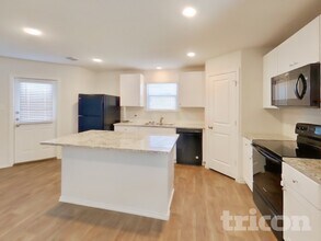 13215 Winemaker Dr, Unit 4311 in San Antonio, TX - Foto de edificio - Building Photo