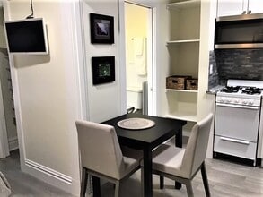 4349 Forest Park Ave in St. Louis, MO - Foto de edificio - Building Photo