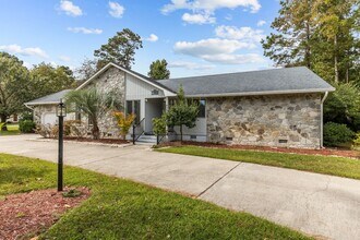 401 Lord Granville Dr in Morehead City, NC - Building Photo - Building Photo