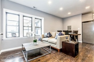 1010 S 1st Ave in Maywood, IL - Foto de edificio - Building Photo