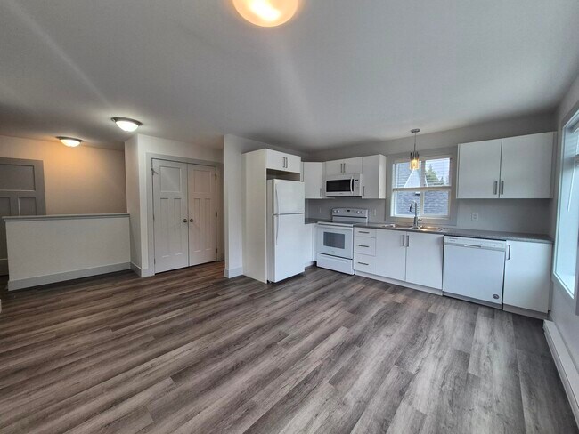 2513 W Trail Ct in Sooke, BC - Building Photo - Building Photo