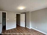 1149 W Cross St photo'