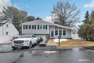 110 Grenelle St in Bridgeport, CT - Building Photo