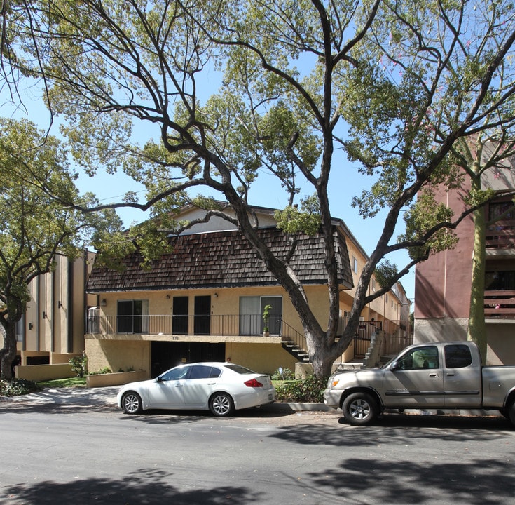 Residential Condominiums in Burbank, CA - Building Photo