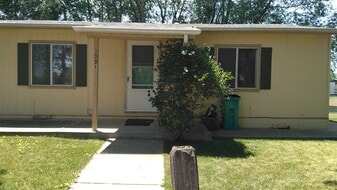 109 Meadow Ln in Fort Collins, CO - Building Photo