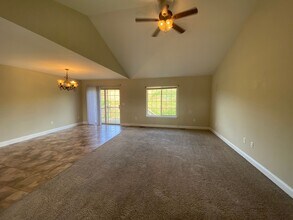 206 Sandstone Dr in St. Robert, MO - Building Photo - Building Photo