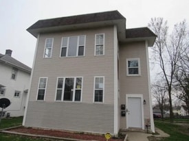 1152 E Maple St in Kankakee, IL - Building Photo