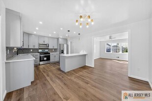 19 Harris St in Carteret, NJ - Building Photo