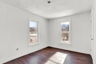 110 E Market St in Williamstown, PA - Building Photo - Building Photo