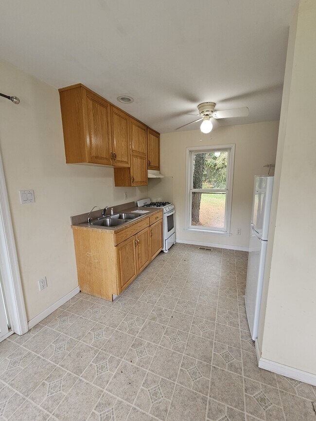 6984 Mackenzie St in Royal Oak, MD - Building Photo - Building Photo