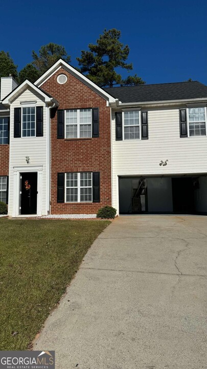 3825 Charlton Ives Dr NW in Lilburn, GA - Foto de edificio