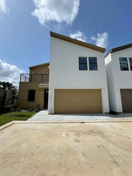 property at 1703 Cedrocanna Ln