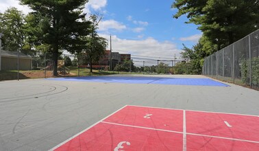Hamptons in Germantown, MD - Foto de edificio - Building Photo
