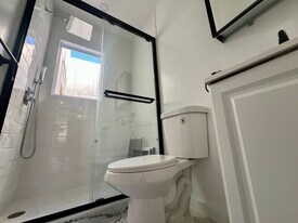 81-05 Northern Blvd in Queens, NY - Building Photo