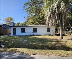 3026 E Detroit Cir in Jacksonville, FL - Building Photo