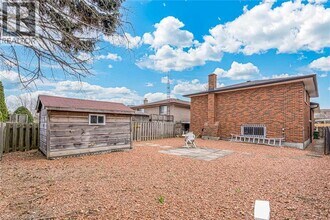 610 Stone Church Rd W in Hamilton, ON - Building Photo - Building Photo