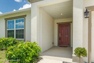 724 San Filippo Dr SE in Palm Bay, FL - Building Photo - Building Photo