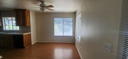 9436 Newington Way in Elk Grove, CA - Building Photo - Building Photo