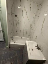 10 Church Ave in Roscoe, NY - Foto de edificio - Building Photo