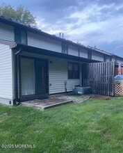 438 Oak Knoll Dr in Englishtown, NJ - Building Photo - Building Photo
