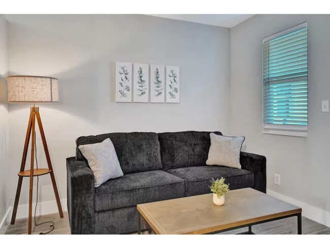 50 Davie Blvd, Unit SI FL1-ID1503925P in Fort Lauderdale, FL - Foto de edificio - Building Photo