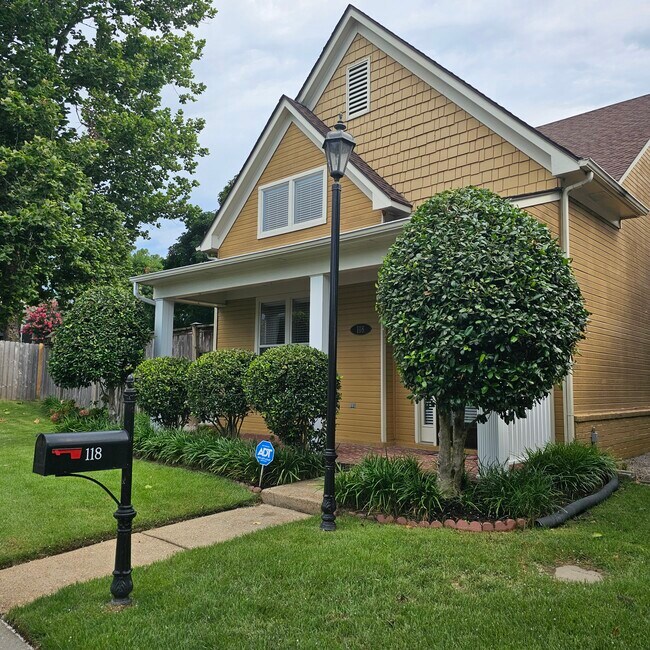 property at 118 Fleets Island Dr
