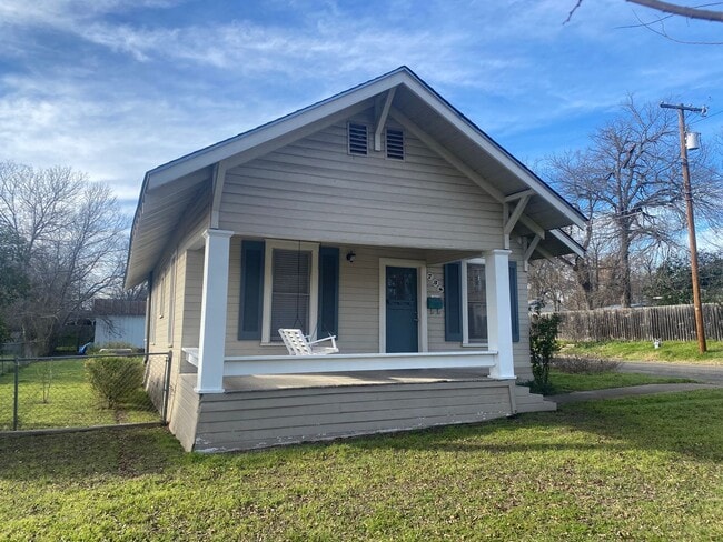 property at 738 N Wall St