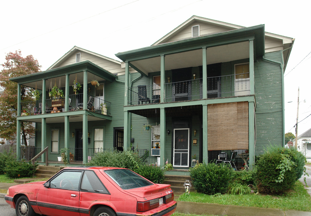 306-308 Beuhring Ave in Charleston, WV - Foto de edificio