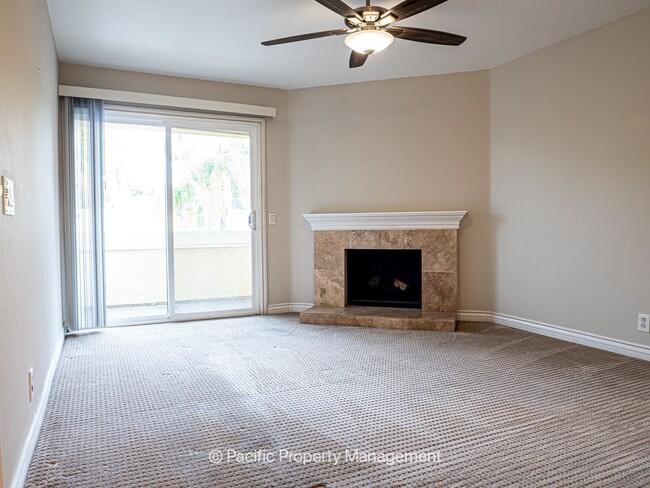 9959 Erma Rd in San Diego, CA - Building Photo - Building Photo