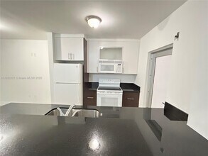 1034 Lenox Ave. in Miami Beach, FL - Building Photo - Building Photo