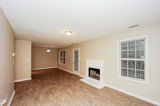 220 Brookwood Cove in College Park, GA - Building Photo - Building Photo