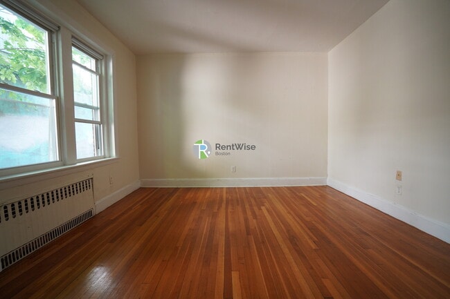 33 Lancaster Terrace in Brookline, MA - Building Photo - Building Photo