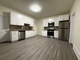 443 Hays Ave in Pittsburgh, PA - Building Photo