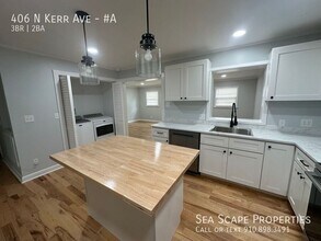 406 N Kerr Ave in Wilmington, NC - Foto de edificio - Building Photo