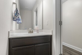 403 Phelps Ct in Jacksonville, NC - Building Photo - Building Photo