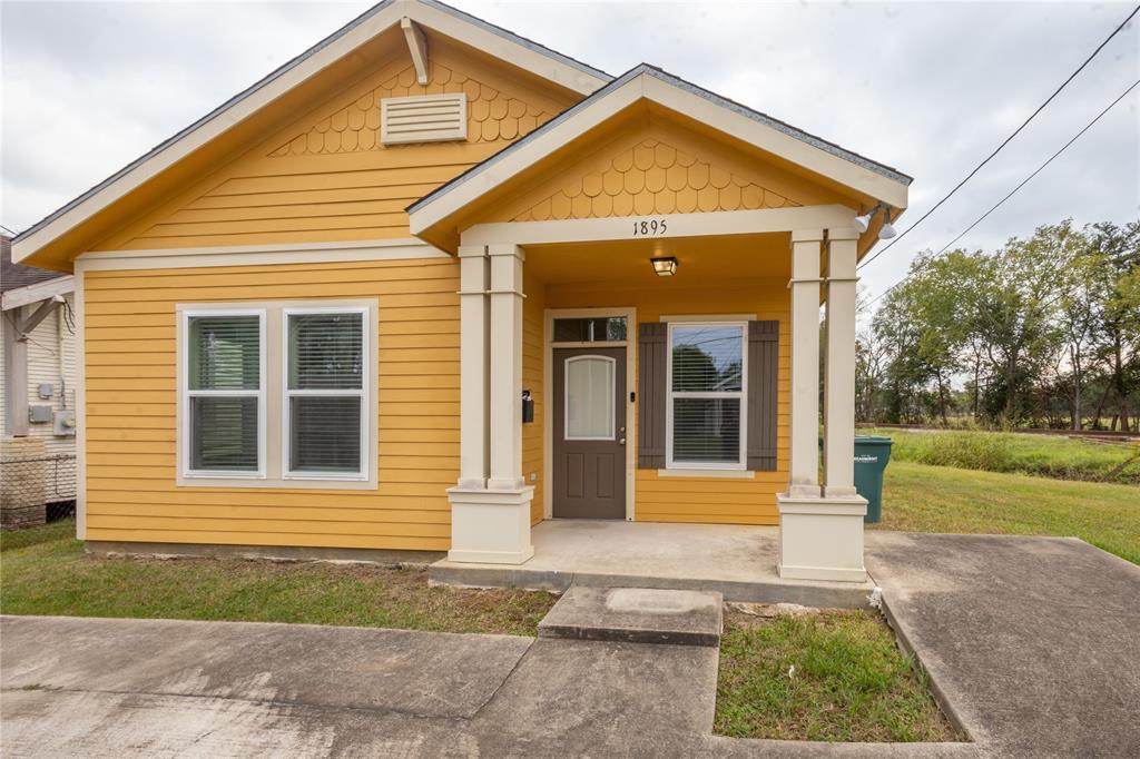 1895 Threadneedle St in Beaumont, TX - Foto de edificio