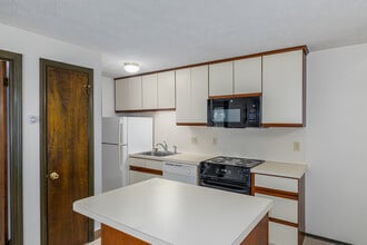 Stoneledge Villa in Vernon Rockville, CT - Building Photo - Interior Photo