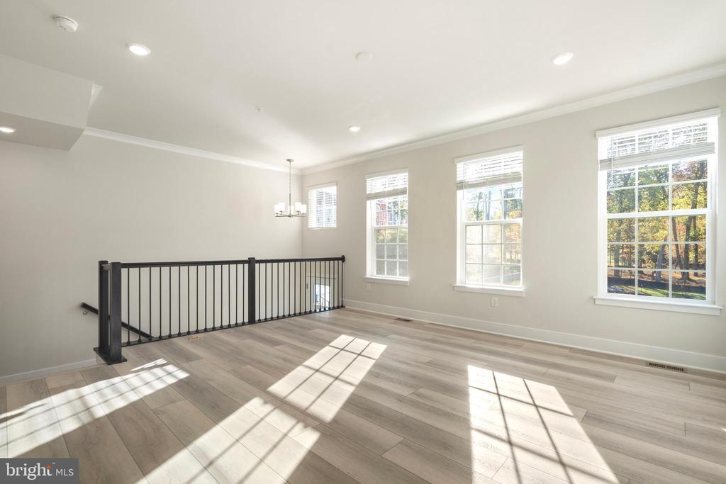 1723 Water Xing Rd in Pikesville, MD - Foto de edificio