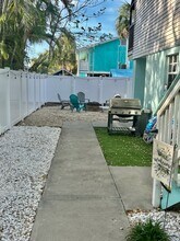206 14th Ave N in Indian Rocks Beach, FL - Foto de edificio - Building Photo