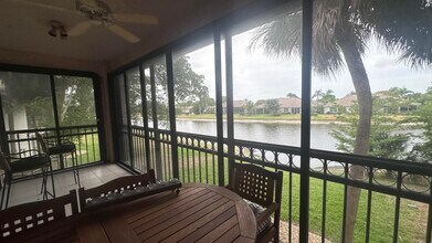 8065 Aberdeen Dr in Boynton Beach, FL - Building Photo - Building Photo