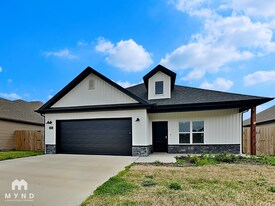 1041 Pebble Pass in Centerton, AR - Building Photo