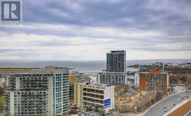 38-2338 Dan Leckie Way